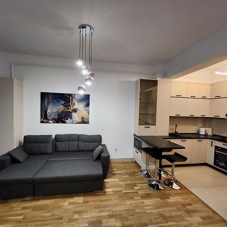 ياش Near Airport 2 Rooms Apartments In Himson المظهر الخارجي الصورة