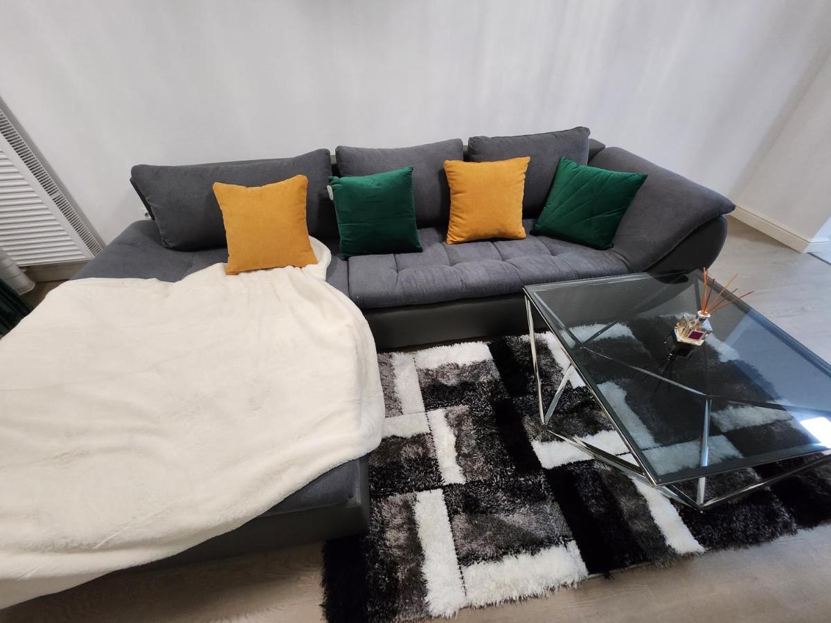 ياش Near Airport 2 Rooms Apartments In Himson المظهر الخارجي الصورة