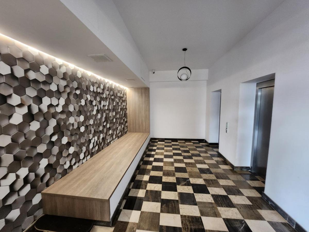ياش Near Airport 2 Rooms Apartments In Himson المظهر الخارجي الصورة