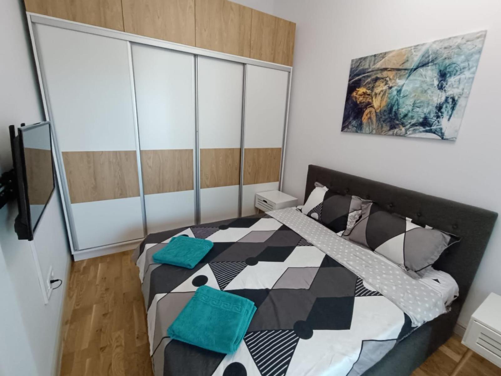 ياش Near Airport 2 Rooms Apartments In Himson المظهر الخارجي الصورة
